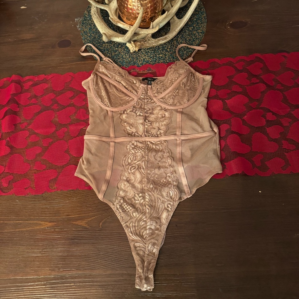 Elegant Lace Bodysuit in Nude